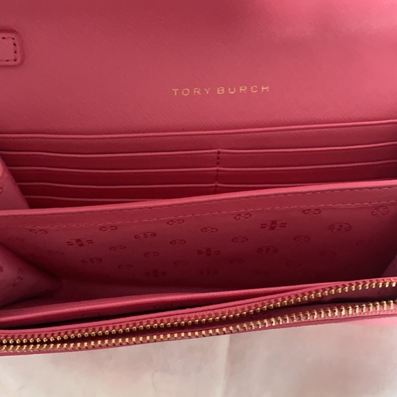 Tory Burch Convertible Robinson Chain Wallet - Picture 2 of 9